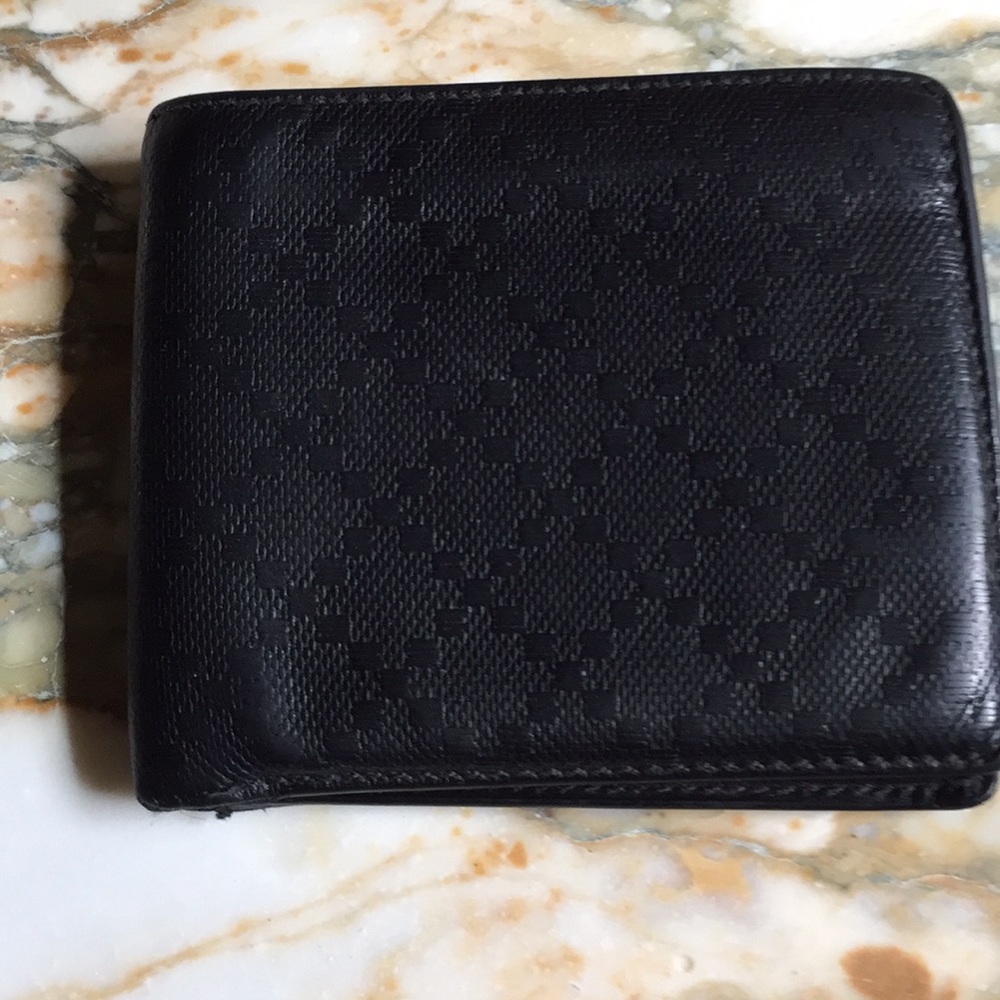 Gucci - Picture 2 of 3